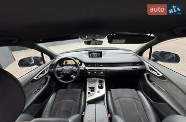 Внедорожник / Кроссовер Audi Q7 2016 в 