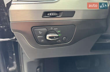 Внедорожник / Кроссовер Audi Q7 2016 в 