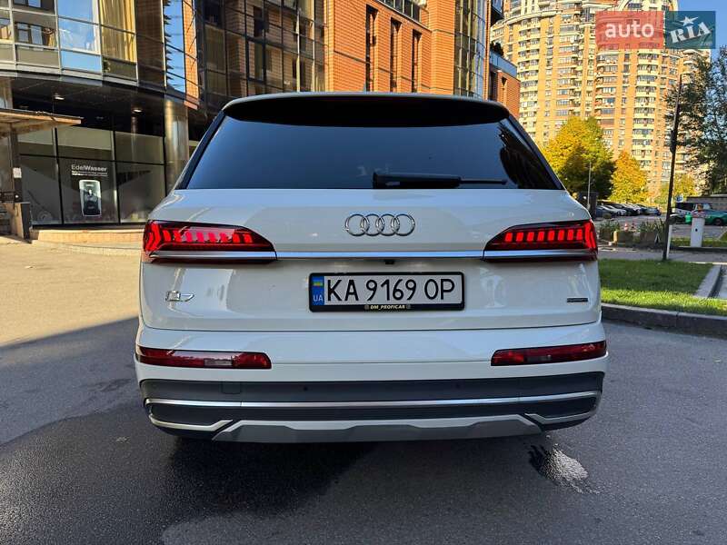 Внедорожник / Кроссовер Audi Q7 2020 в Киеве