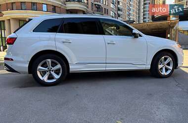 Внедорожник / Кроссовер Audi Q7 2020 в 