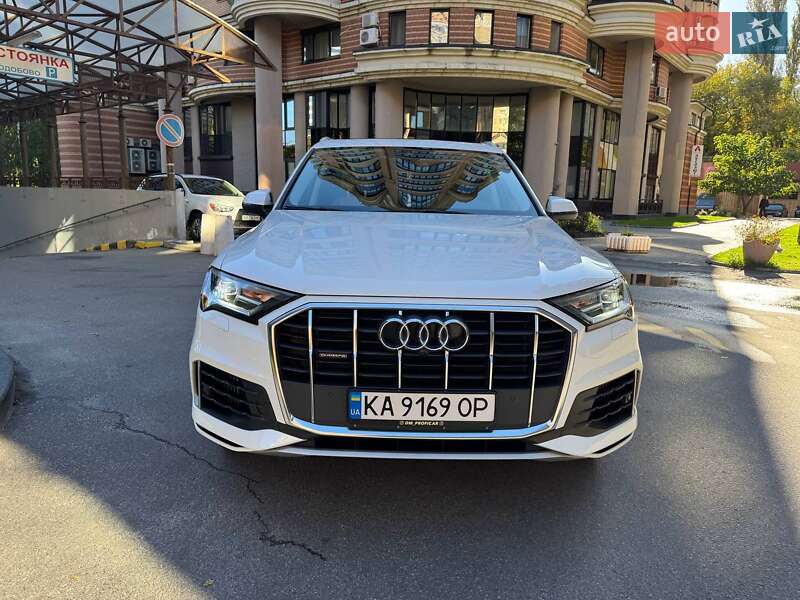 Внедорожник / Кроссовер Audi Q7 2020 в Киеве