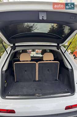 Внедорожник / Кроссовер Audi Q7 2020 в 