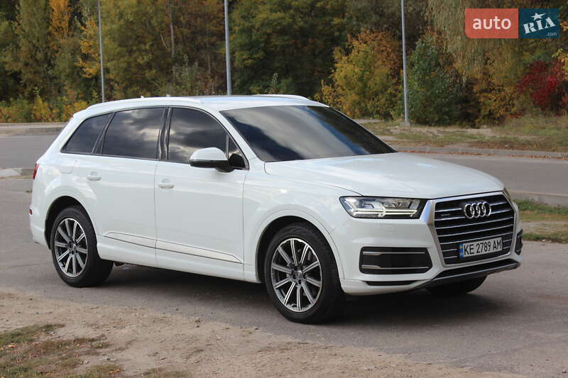 Позашляховик / Кросовер Audi Q7 2015 в Дніпрі