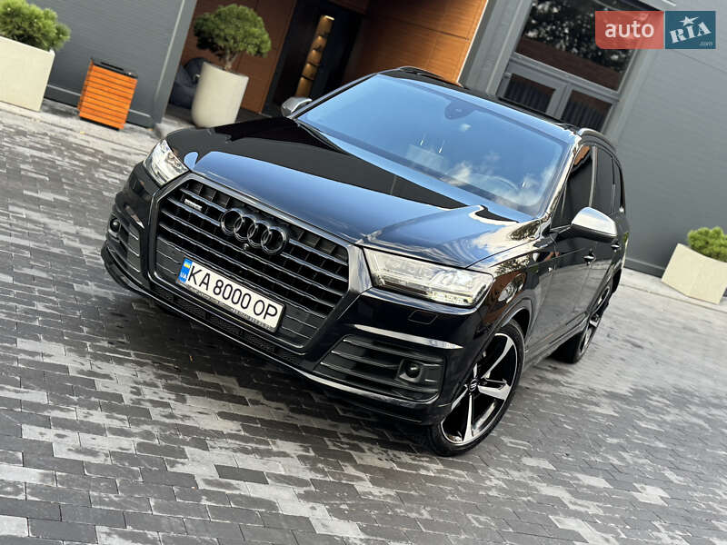 Позашляховик / Кросовер Audi Q7 2017 в 