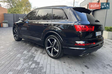Позашляховик / Кросовер Audi Q7 2017 в 