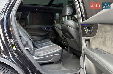 Позашляховик / Кросовер Audi Q7 2017 в 