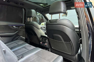 Позашляховик / Кросовер Audi Q7 2017 в 