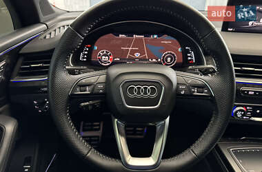 Позашляховик / Кросовер Audi Q7 2017 в 