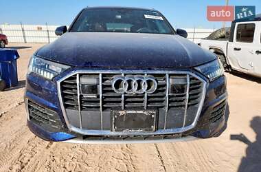 Позашляховик / Кросовер Audi Q7 2023 в 