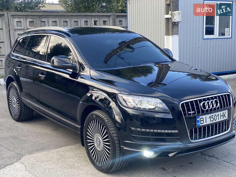 Внедорожник / Кроссовер Audi Q7 2013 в 
