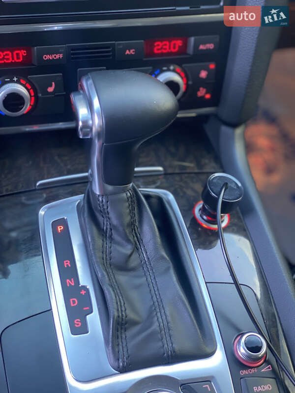 Внедорожник / Кроссовер Audi Q7 2013 в Горишних Плавнях