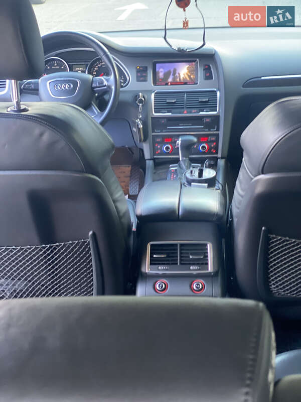 Внедорожник / Кроссовер Audi Q7 2013 в Горишних Плавнях