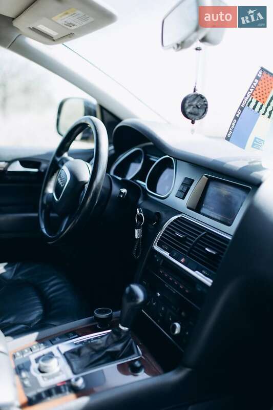 Внедорожник / Кроссовер Audi Q7 2007 в Черноморске
