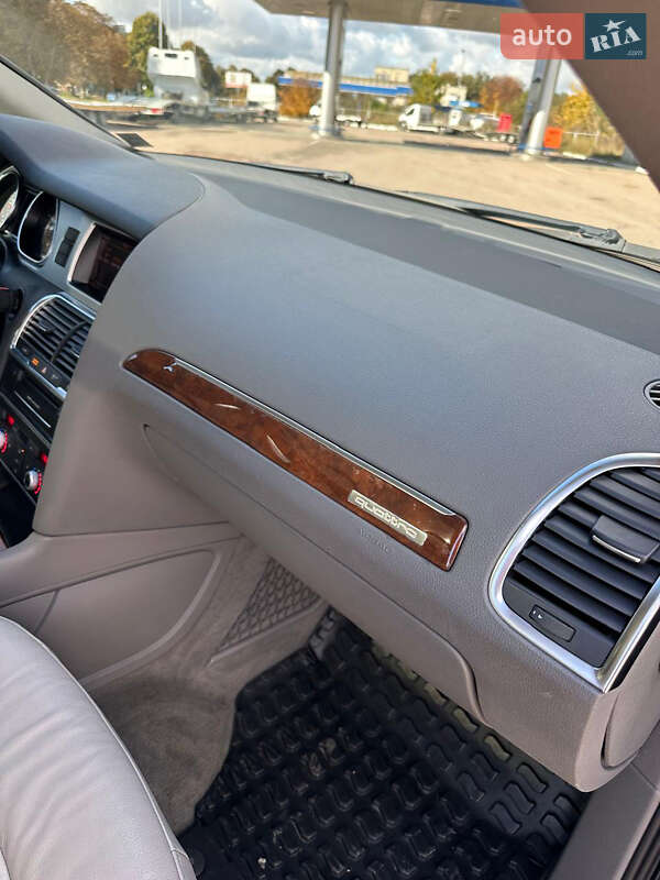 Позашляховик / Кросовер Audi Q7 2013 в Володимирі