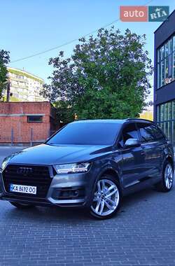 Внедорожник / Кроссовер Audi Q7 2016 в Полтаве