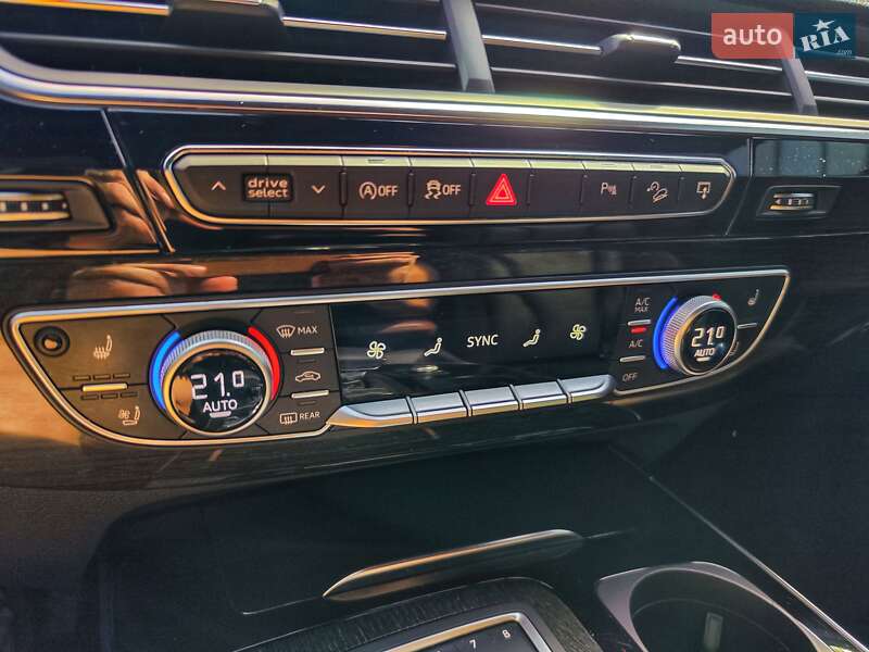 Внедорожник / Кроссовер Audi Q7 2016 в Полтаве