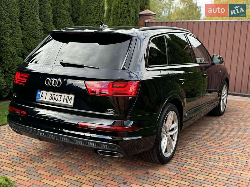 Позашляховик / Кросовер Audi Q7 2017 в Києві