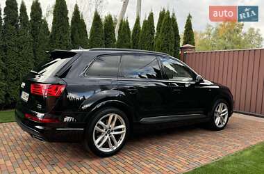 Позашляховик / Кросовер Audi Q7 2017 в 