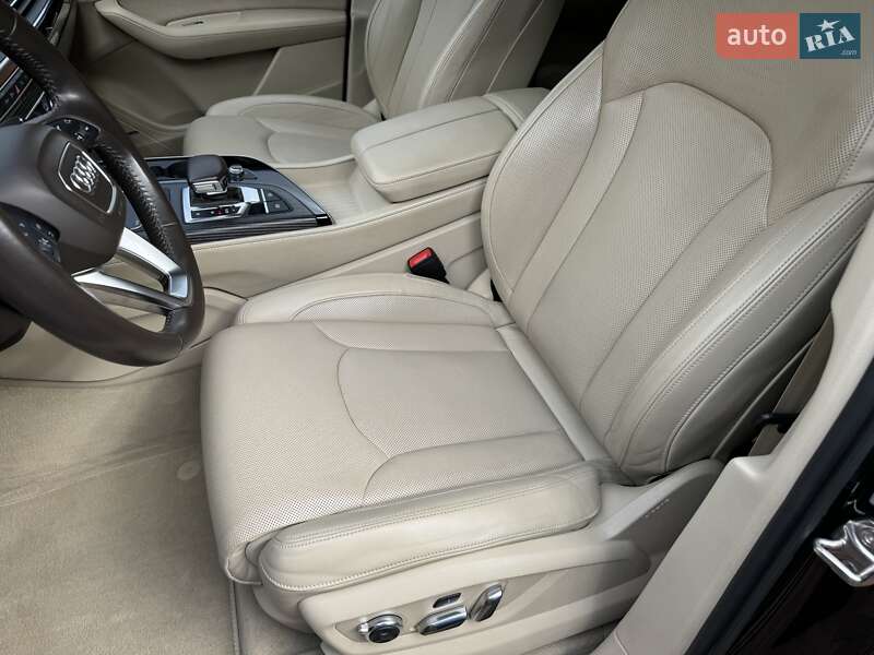 Позашляховик / Кросовер Audi Q7 2017 в Києві