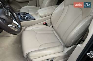 Позашляховик / Кросовер Audi Q7 2017 в 