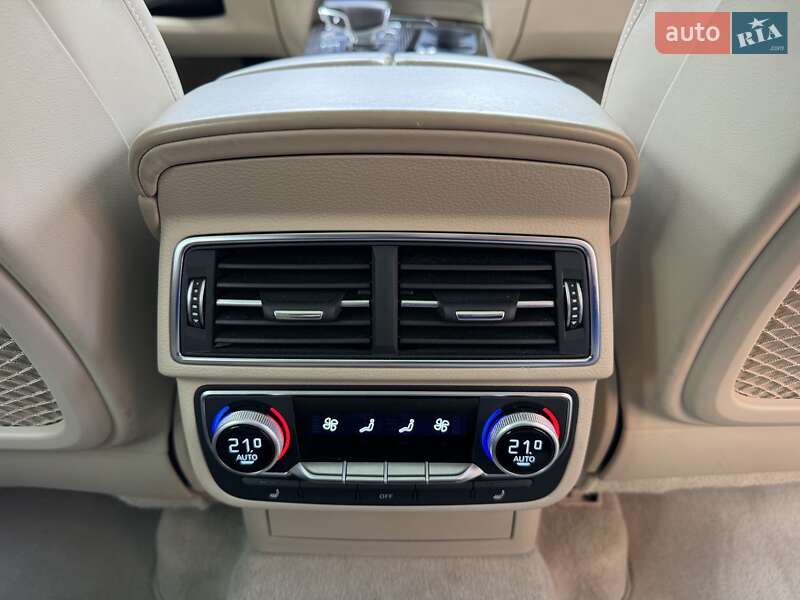 Позашляховик / Кросовер Audi Q7 2017 в Києві