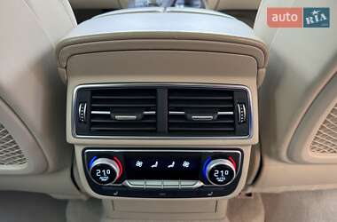 Позашляховик / Кросовер Audi Q7 2017 в 