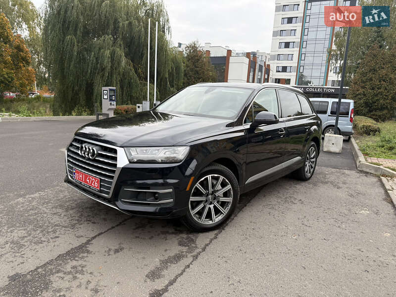 Позашляховик / Кросовер Audi Q7 2017 в 