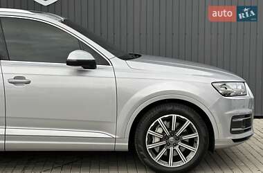 Позашляховик / Кросовер Audi Q7 2016 в 