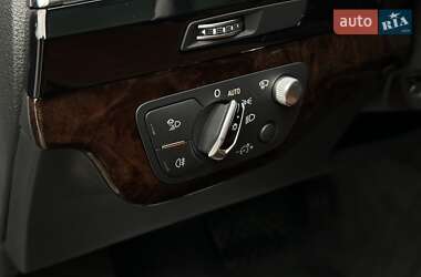 Позашляховик / Кросовер Audi Q7 2016 в 