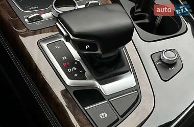 Позашляховик / Кросовер Audi Q7 2016 в 