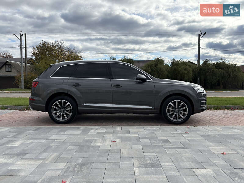 Внедорожник / Кроссовер Audi Q7 2018 в Буче