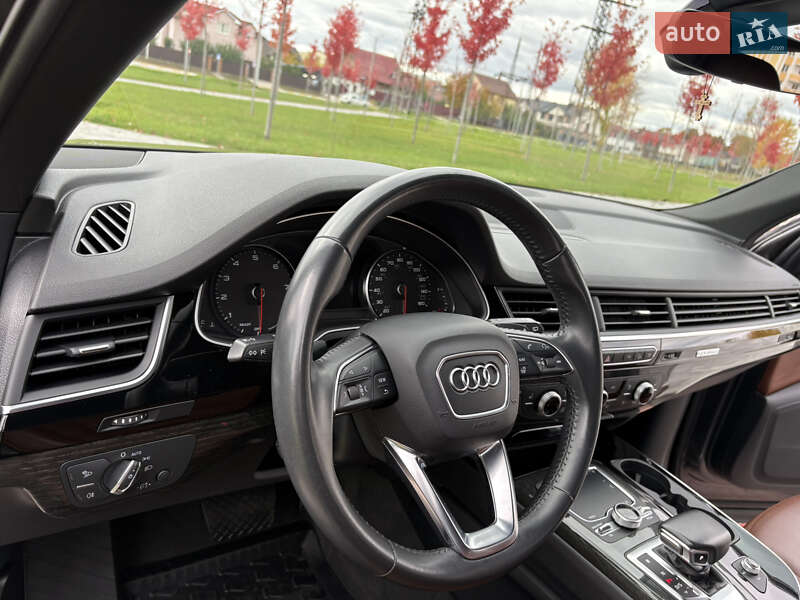 Внедорожник / Кроссовер Audi Q7 2018 в Буче
