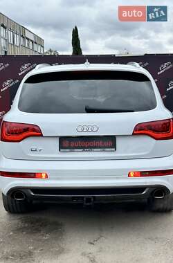 Позашляховик / Кросовер Audi Q7 2012 в 
