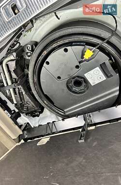 Позашляховик / Кросовер Audi Q7 2012 в 
