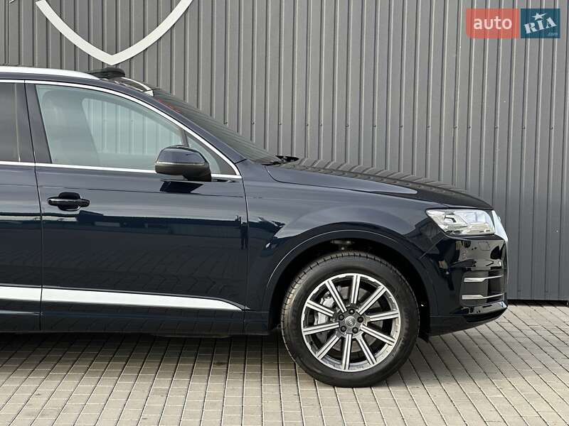 Позашляховик / Кросовер Audi Q7 2017 в Мукачевому