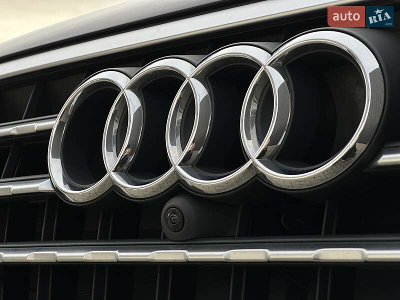 Позашляховик / Кросовер Audi Q7 2017 в Мукачевому