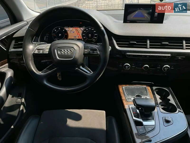 Позашляховик / Кросовер Audi Q7 2015 в Києві