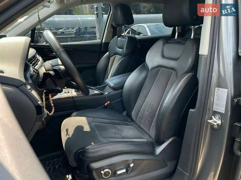 Позашляховик / Кросовер Audi Q7 2015 в Києві