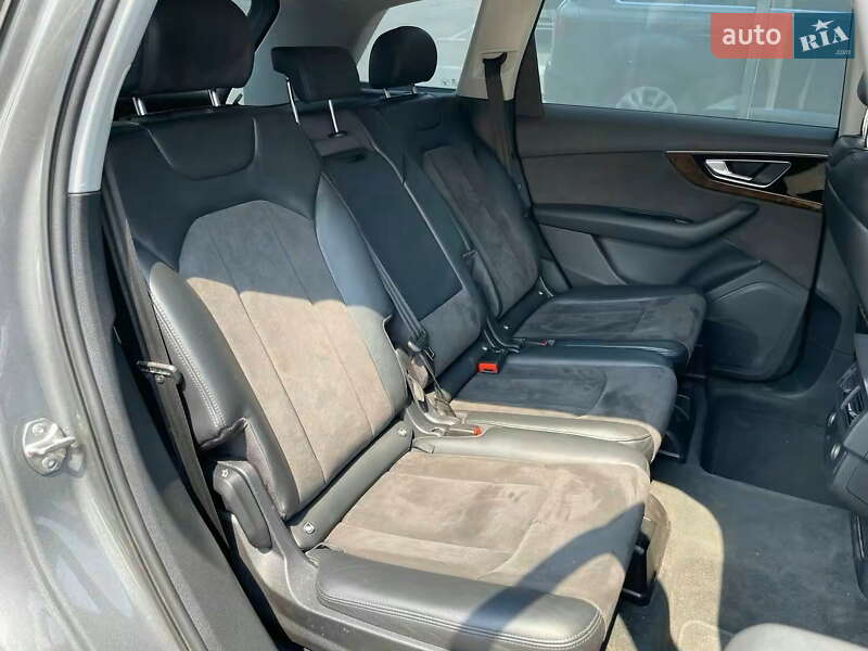 Позашляховик / Кросовер Audi Q7 2015 в Києві