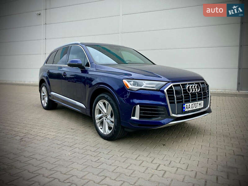 Позашляховик / Кросовер Audi Q7 2020 в 