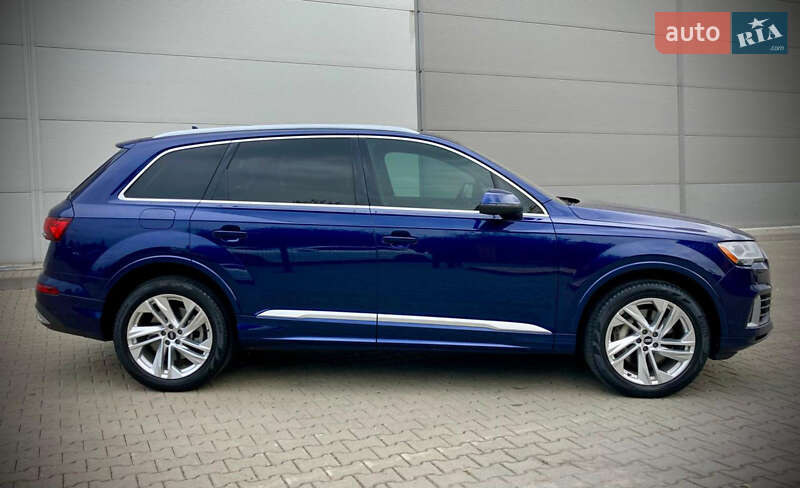 Внедорожник / Кроссовер Audi Q7 2020 в Киеве
