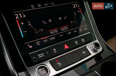 Позашляховик / Кросовер Audi Q7 2020 в 