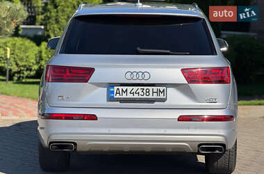 Внедорожник / Кроссовер Audi Q7 2017 в 