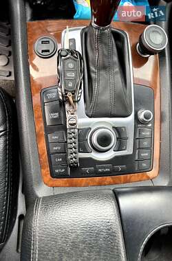 Позашляховик / Кросовер Audi Q7 2006 в 