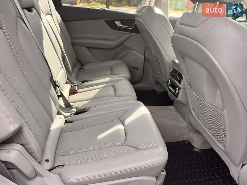 Позашляховик / Кросовер Audi Q7 2017 в Харкові