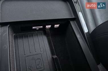 Позашляховик / Кросовер Audi Q7 2020 в  фото 62 Позашляховик / Кросовер Audi Q7 2020 в