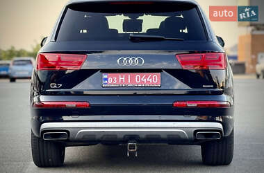 Позашляховик / Кросовер Audi Q7 2018 в  фото 8 Позашляховик / Кросовер Audi Q7 2018 в