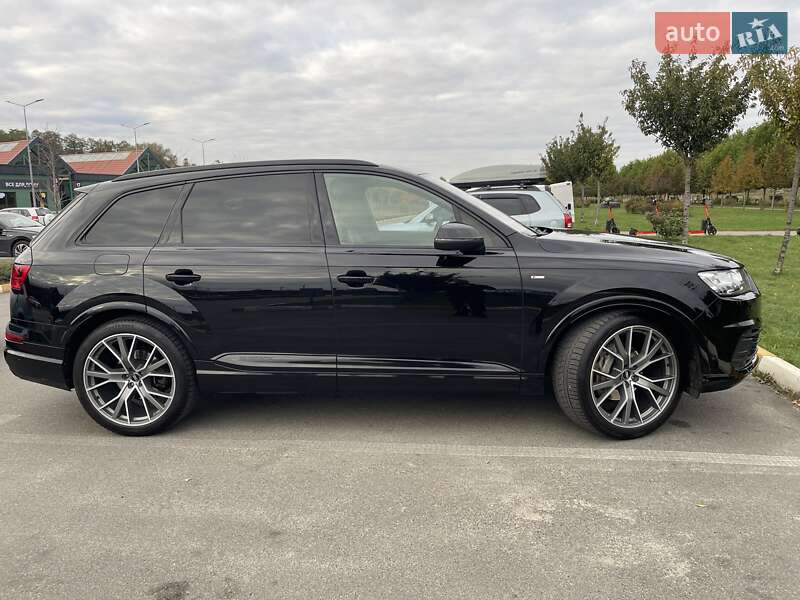 Внедорожник / Кроссовер Audi Q7 2017 в Киеве фото 3 Внедорожник / Кроссовер Audi Q7 2017 в Киеве
