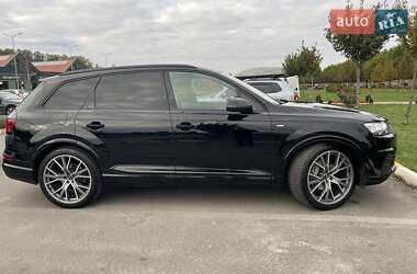 Позашляховик / Кросовер Audi Q7 2017 в  фото 3 Позашляховик / Кросовер Audi Q7 2017 в