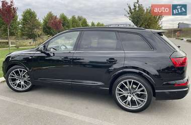 Позашляховик / Кросовер Audi Q7 2017 в  фото 9 Позашляховик / Кросовер Audi Q7 2017 в
